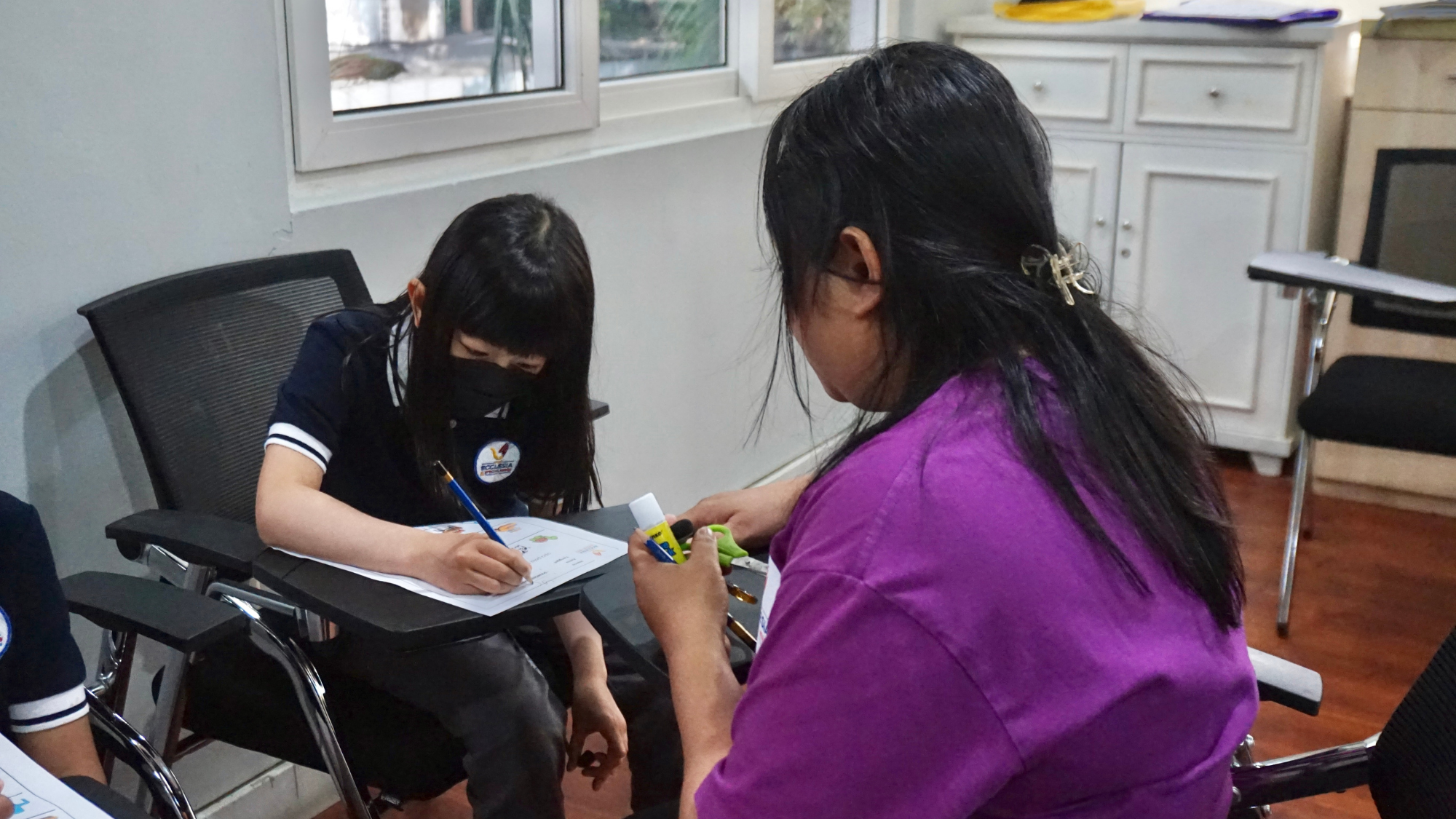 Ilustrasi Mona, Abraham, dan dokter di ruangan RS